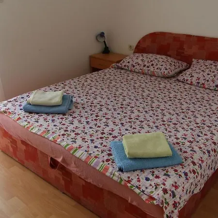 招待所 Ravlic 马林斯卡