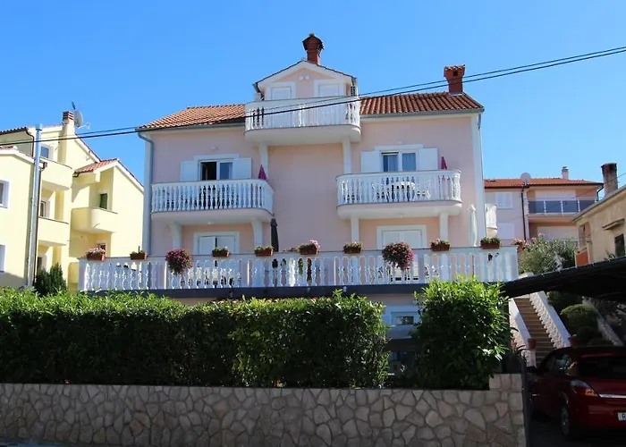 ゲストハウス Ravlic