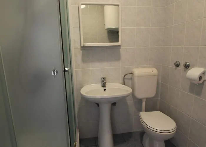 Gostinjska kuća Ravlic 3*