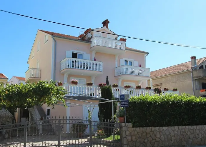 Ravlic Gostinjska kuća Malinska