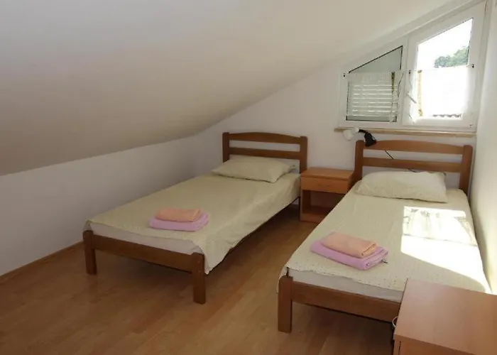 Ravlic Gostinjska kuća Malinska