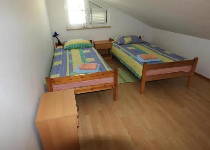 Gostinjska kuća Ravlic Malinska