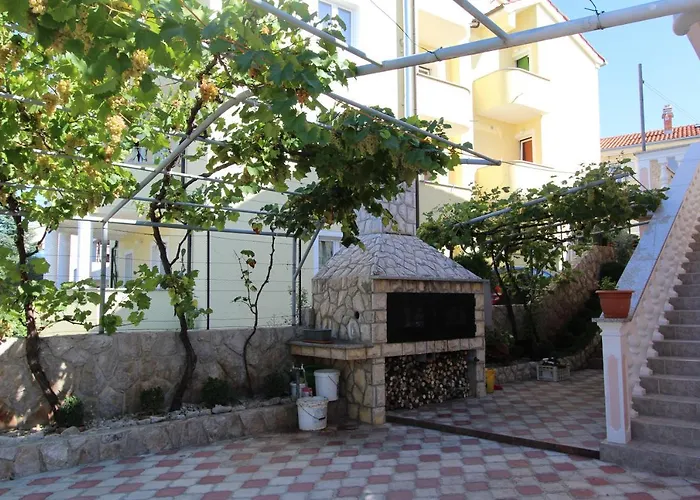 Gostinjska kuća Ravlic Malinska